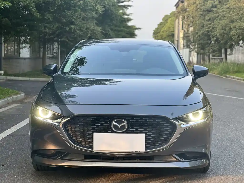 Mazda 3 Axela — фото 3