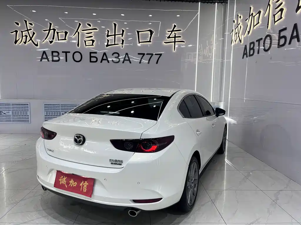 Mazda 3 Axela — фото 4