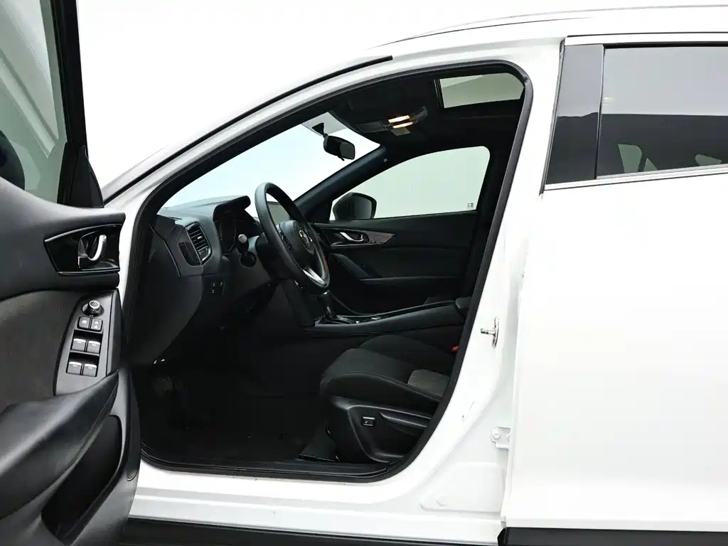 Mazda CX-4 — фото 10