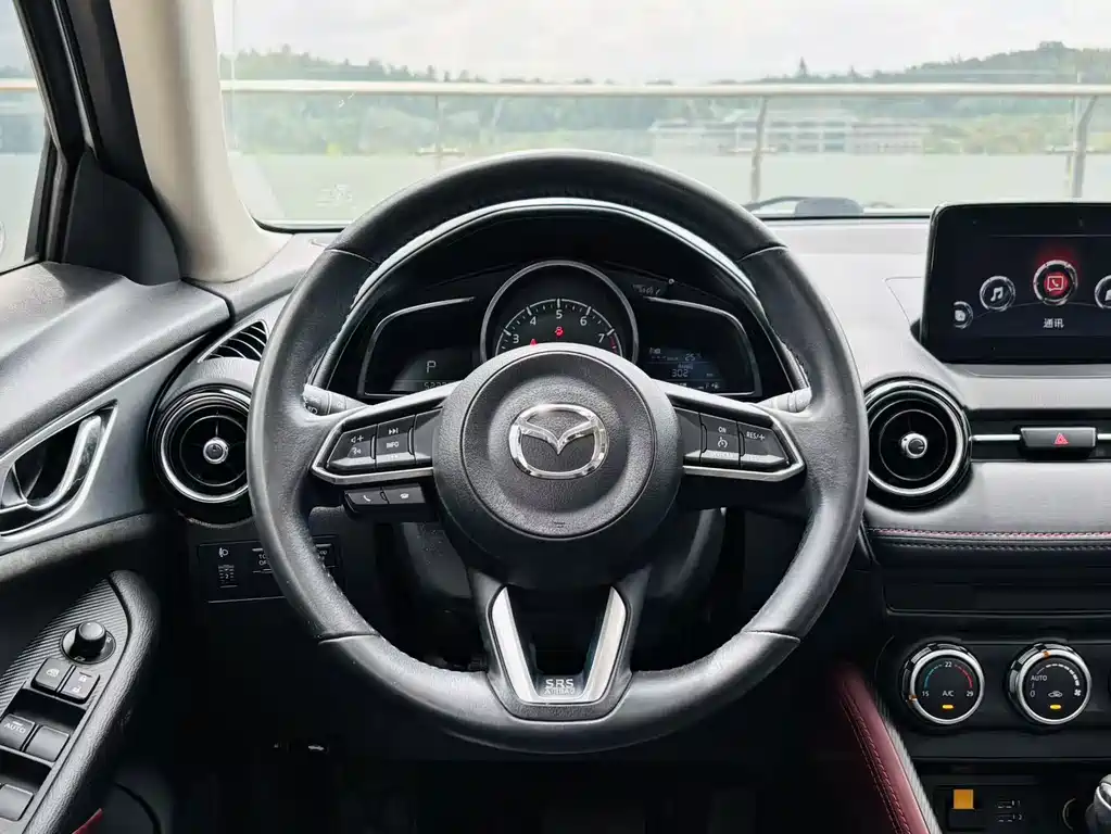 Mazda CX-3 — фото 10