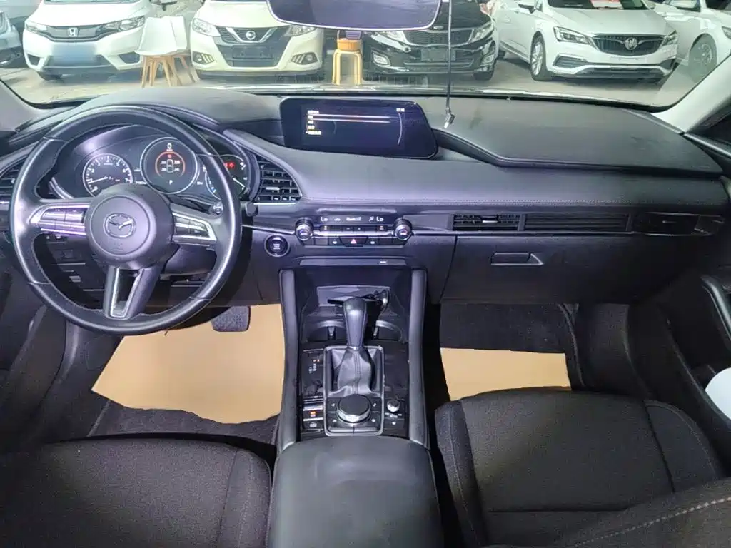 Mazda 3 Axela — фото 10