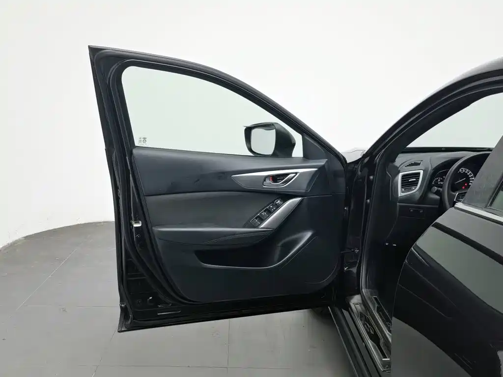 Mazda CX-4 — фото 8