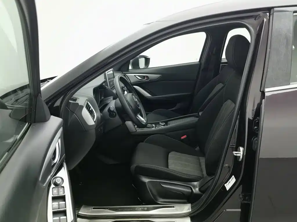 Mazda CX-4 — фото 10