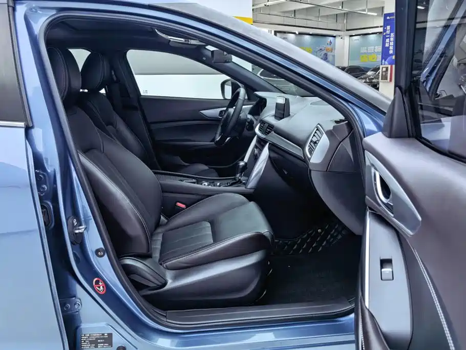 Mazda CX-4 — фото 8
