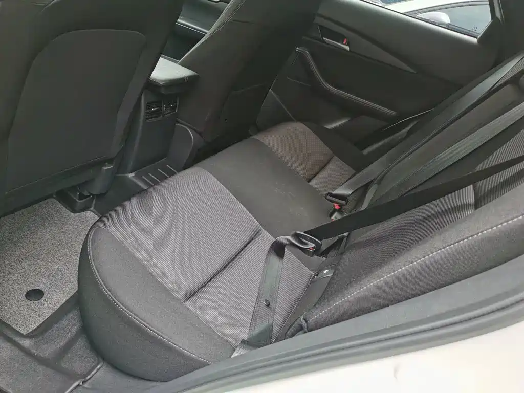 Mazda CX-30 EV — фото 17