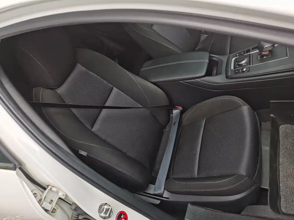 Mazda CX-30 EV — фото 25