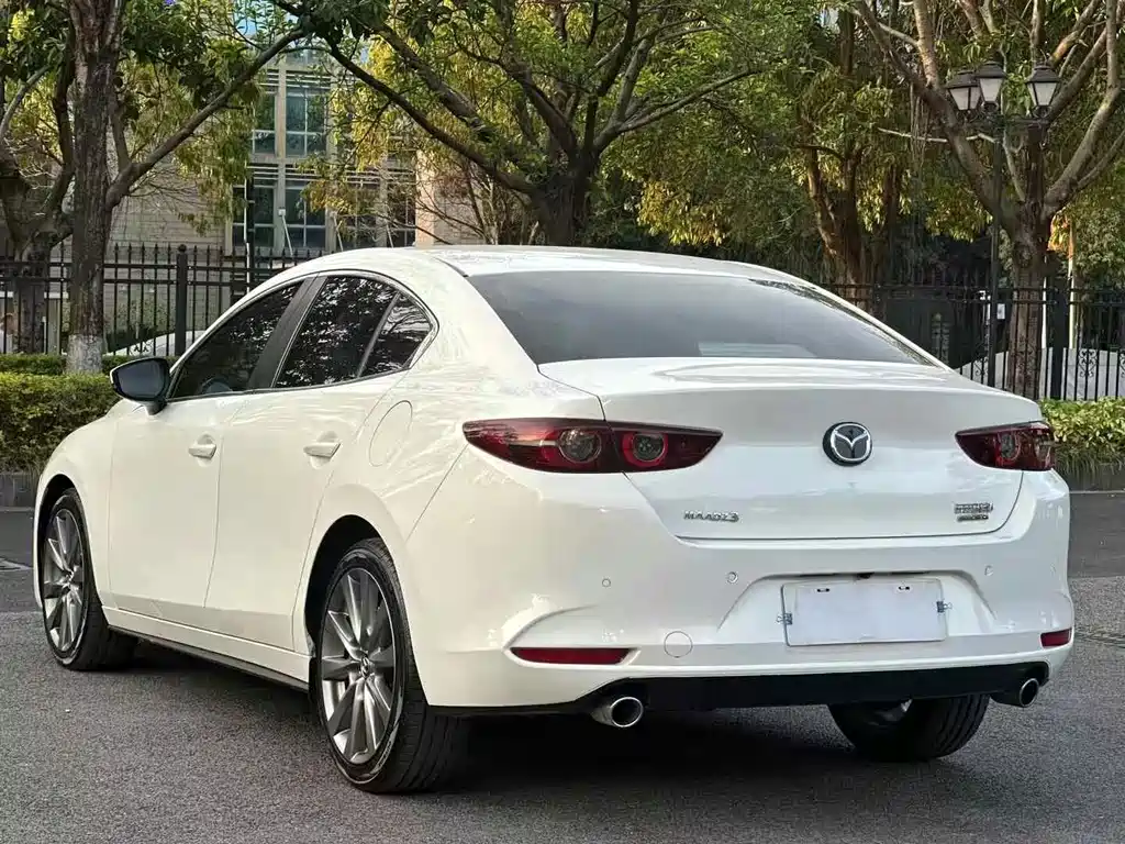 Mazda 3 Axela — фото 9