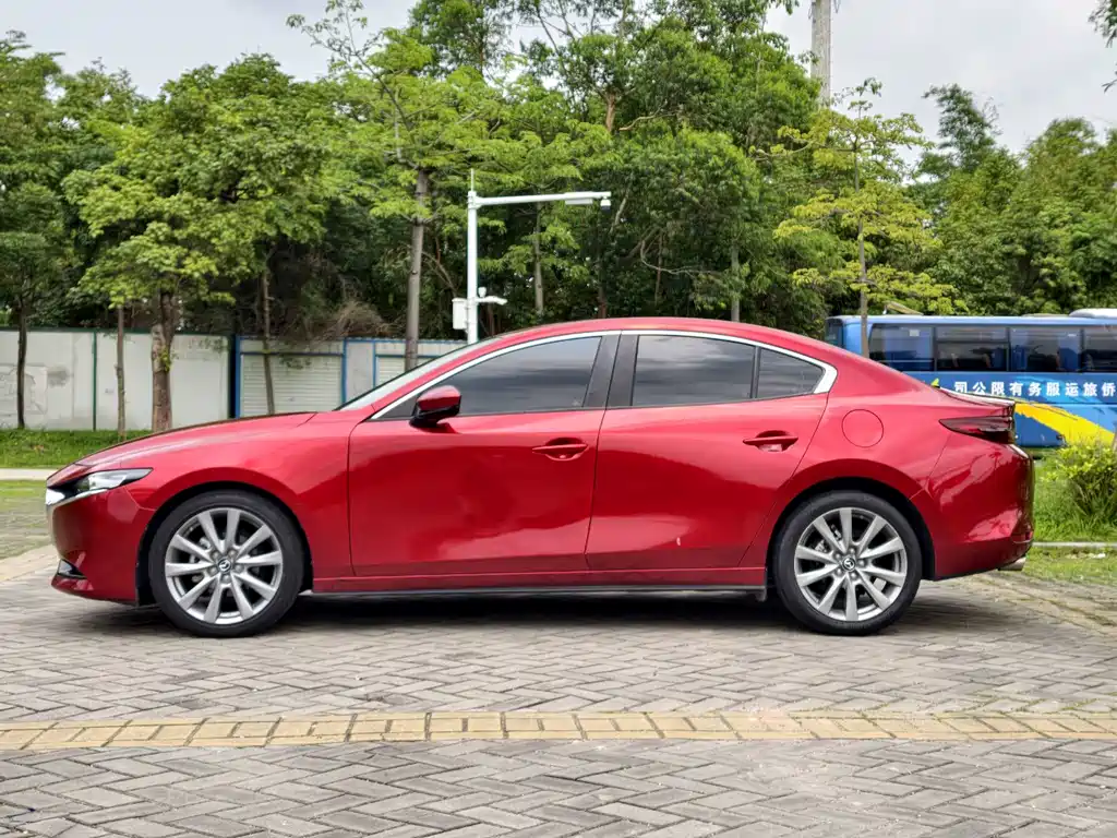 Mazda 3 Axela — фото 5