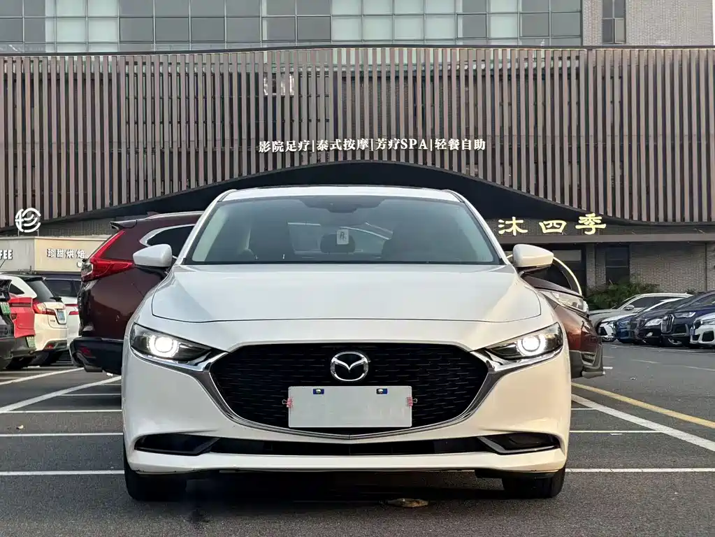 Mazda 3 Axela — фото 2