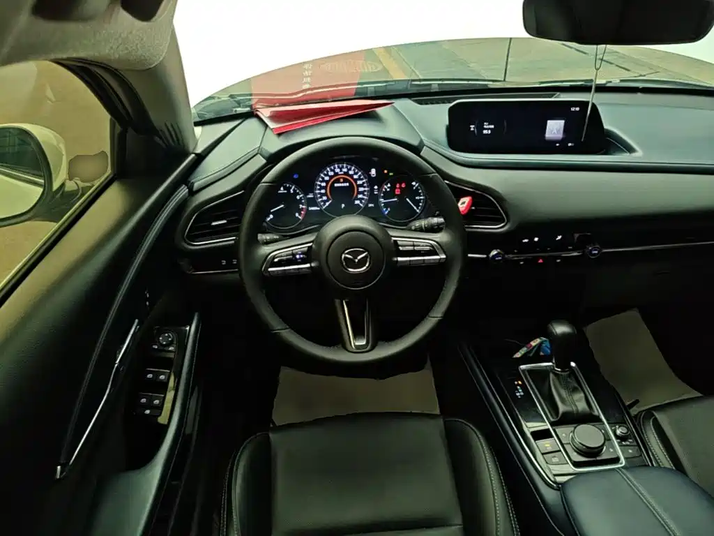 Mazda CX-30 — фото 11