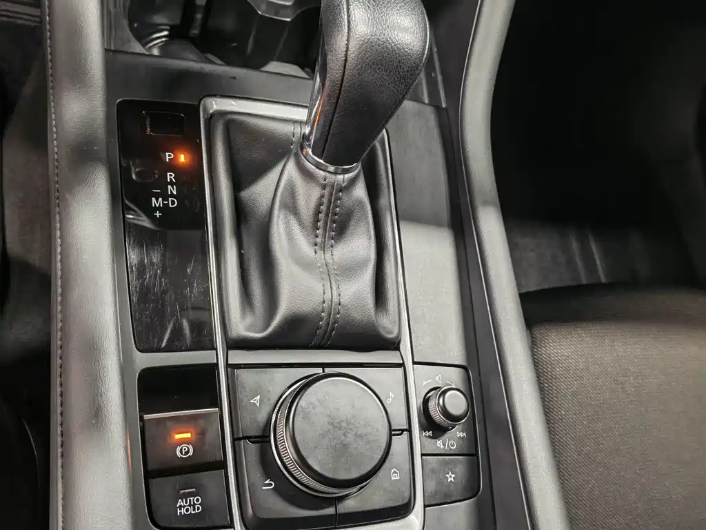 Mazda 3 Axela — фото 17