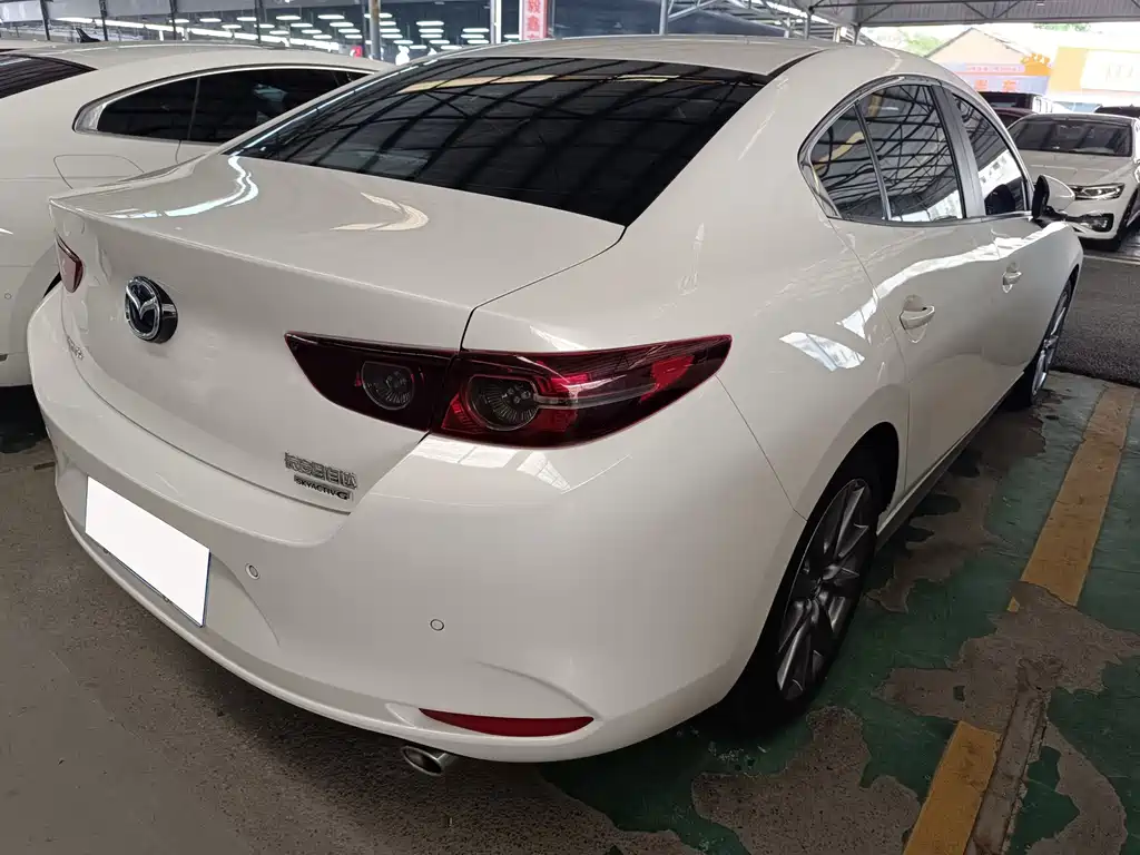 Mazda 3 Axela — фото 17