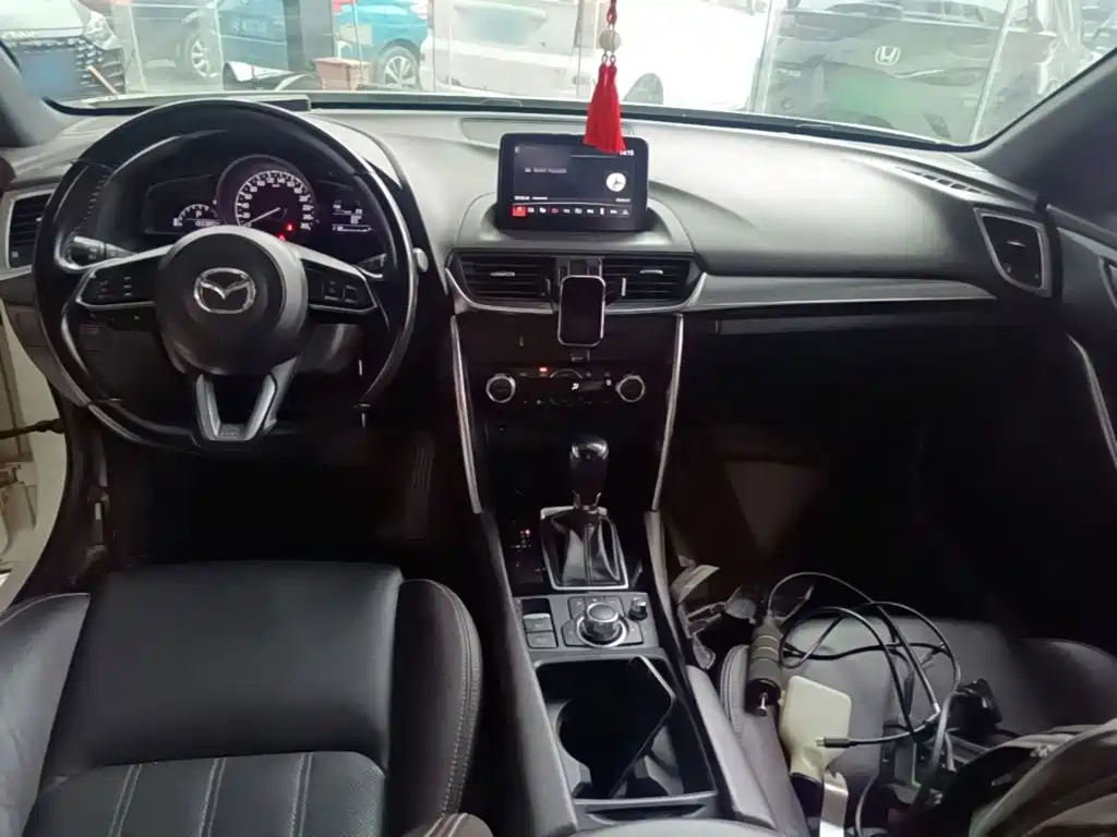 Mazda CX-4 — фото 10