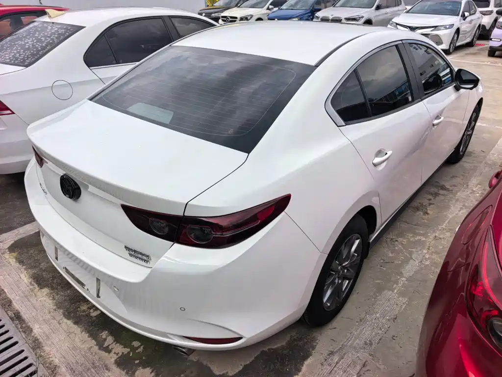Mazda 3 Axela — фото 5