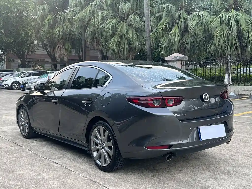 Mazda 3 Axela — фото 9
