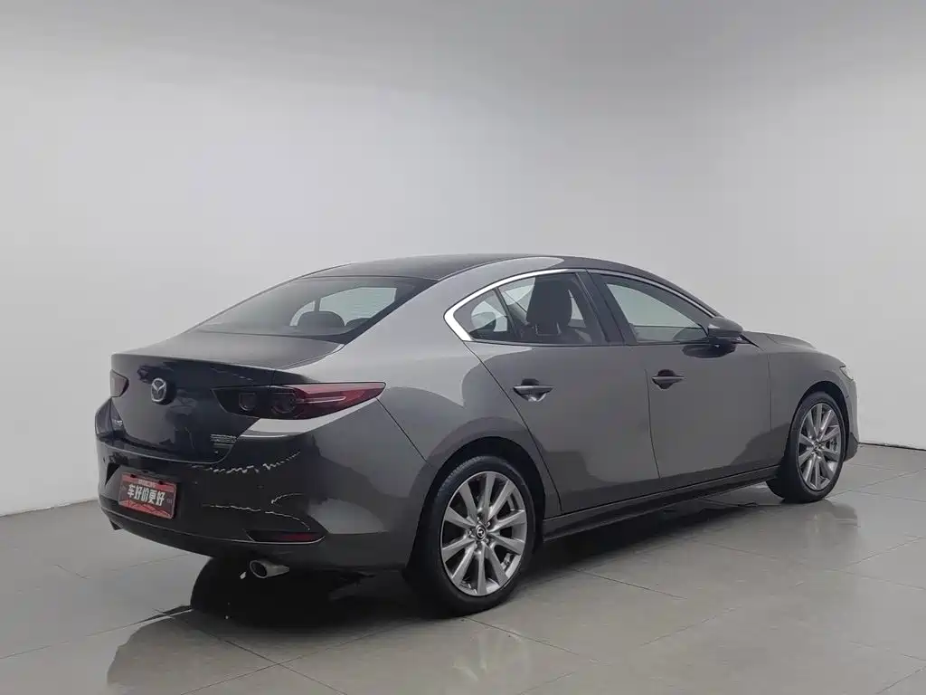 Mazda 3 Axela — фото 2