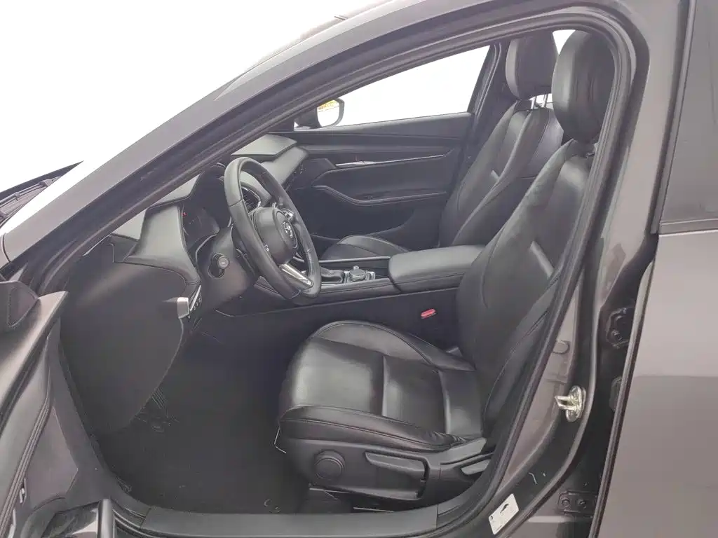 Mazda 3 Axela — фото 10