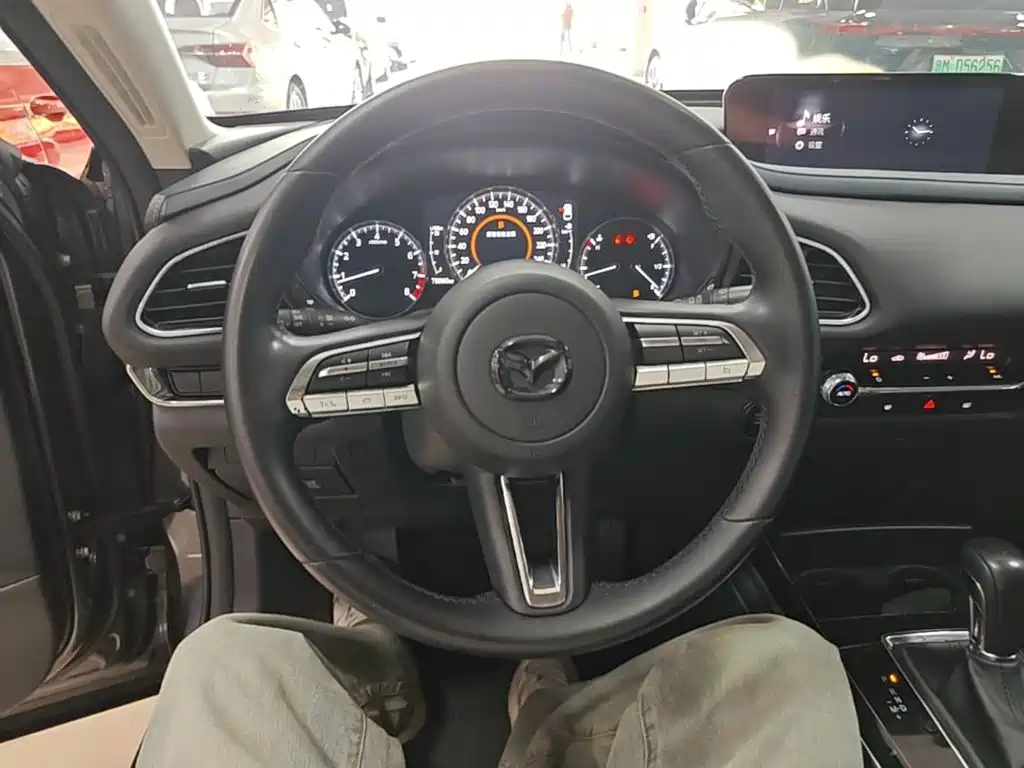 Mazda CX-30 — фото 11
