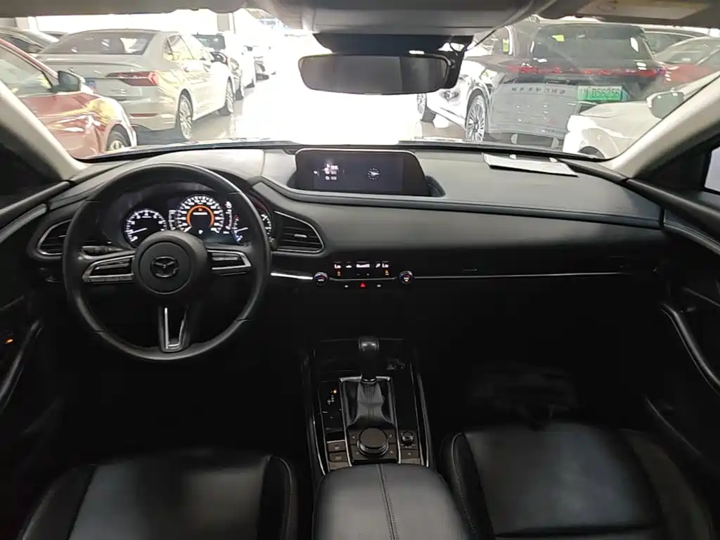 Mazda CX-30 — фото 10