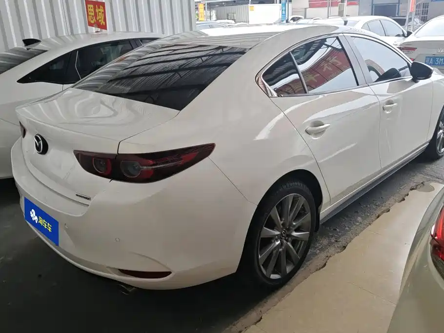 Mazda 3 Axela — фото 3
