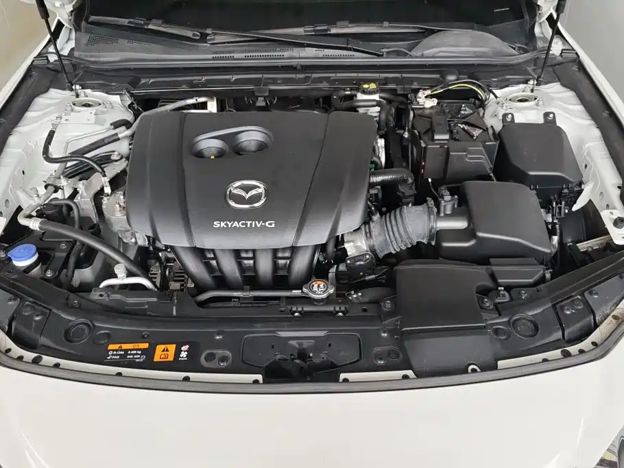 Mazda 3 Axela — фото 10