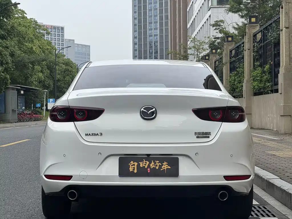 Mazda 3 Axela — фото 21