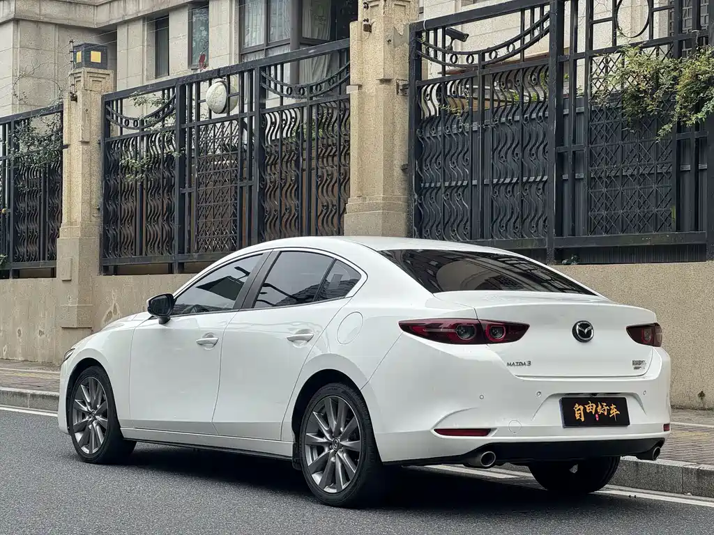 Mazda 3 Axela — фото 22