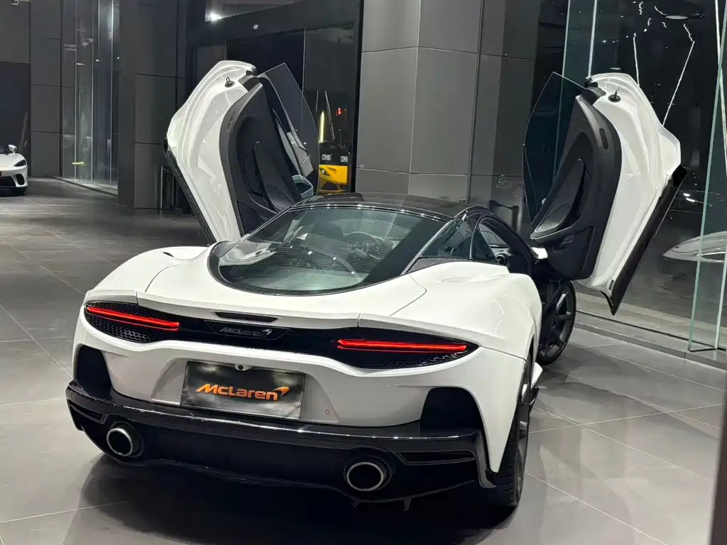 McLaren GT — фото 10