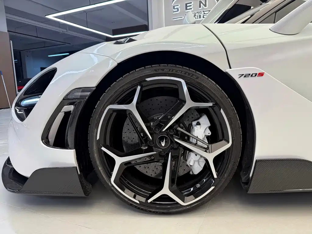 McLaren 720S — фото 14