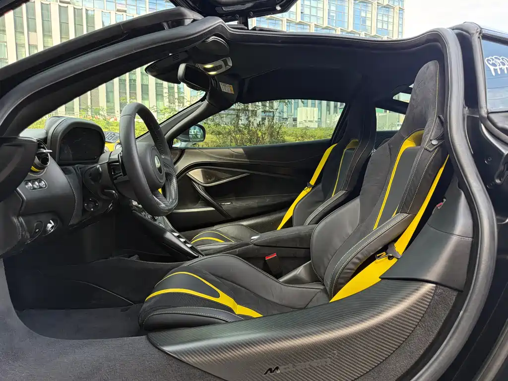 McLaren 720S — фото 11