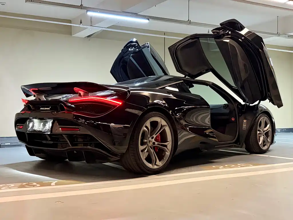 McLaren 720S — фото 11