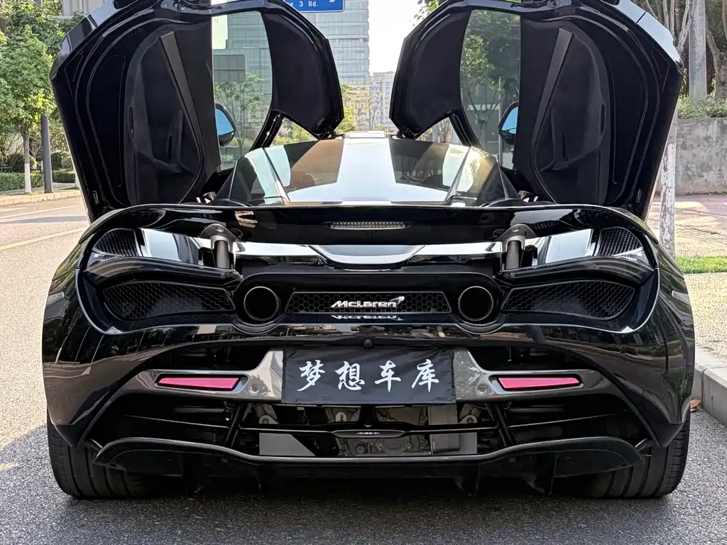 McLaren 720S — фото 8