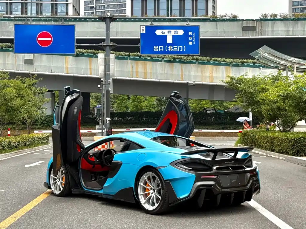 McLaren 600LT — фото 9