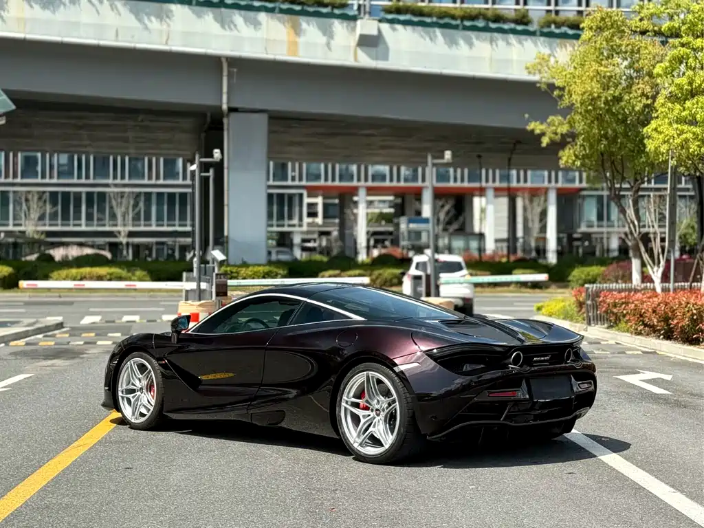 McLaren 720S — фото 9