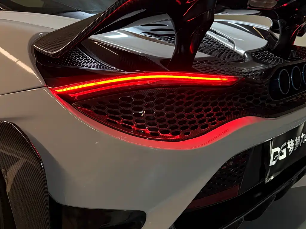 McLaren 720S — фото 9