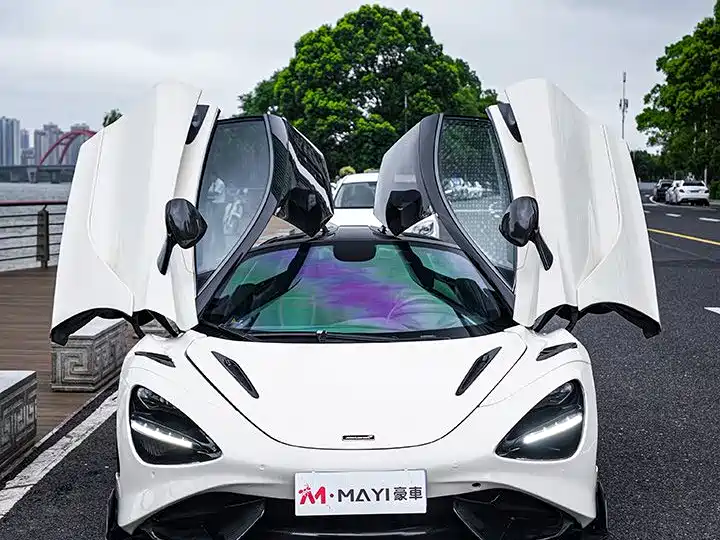 McLaren 720S — фото 8
