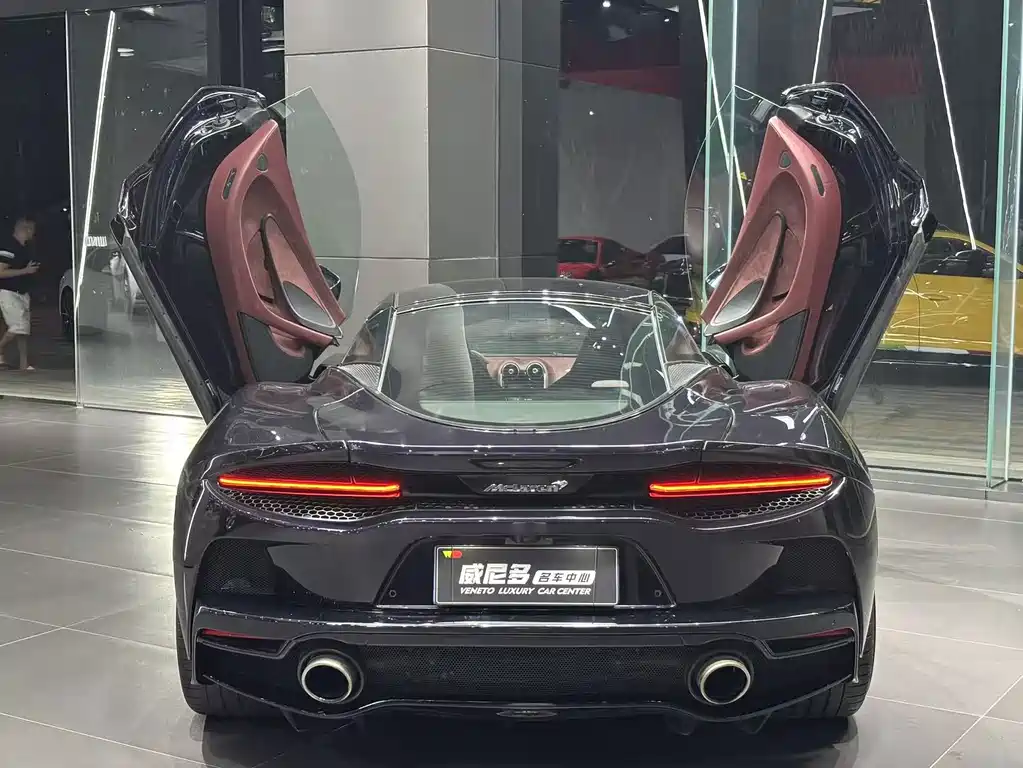 McLaren GT — фото 10