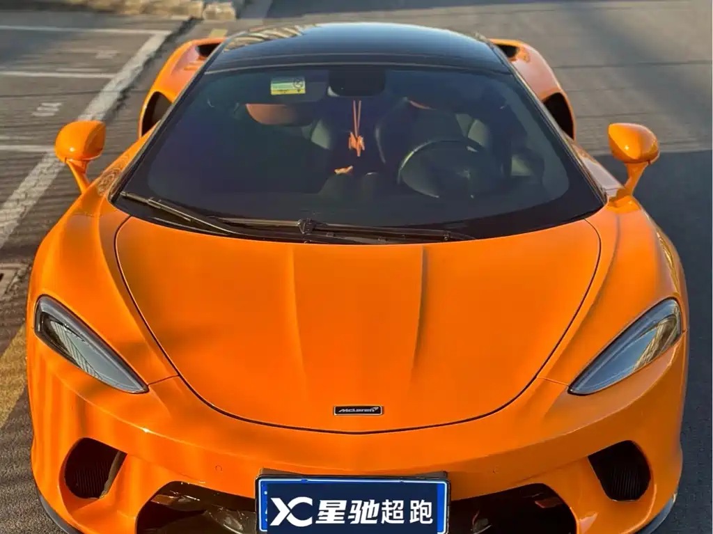 McLaren GT