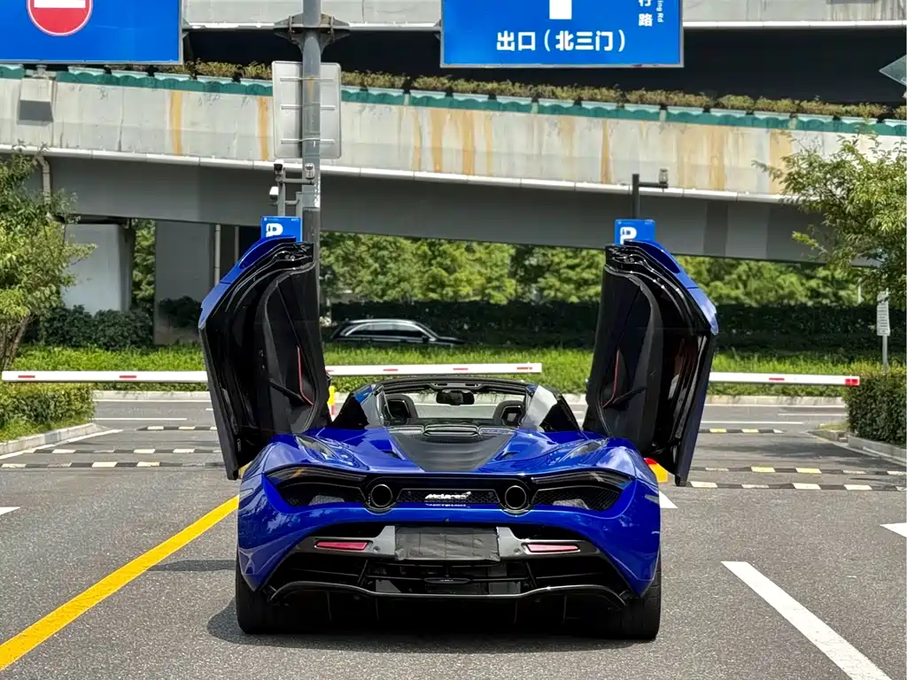 McLaren 720S — фото 8
