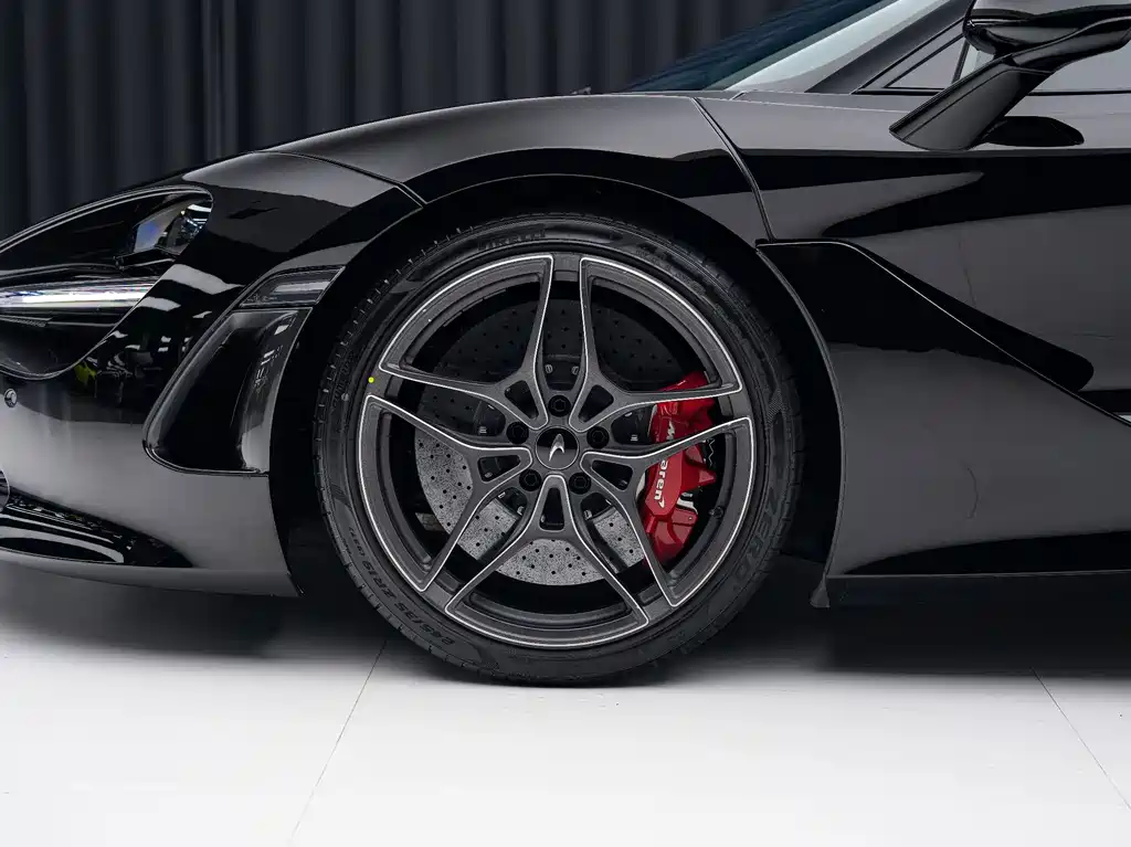 McLaren 720S — фото 13