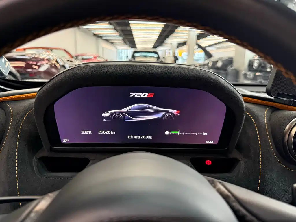 McLaren 720S — фото 13