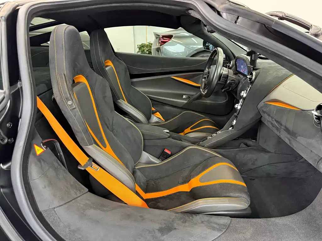 McLaren 720S — фото 10