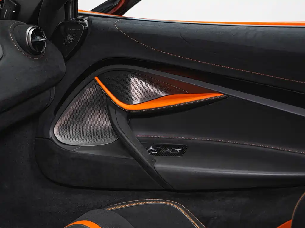 McLaren 720S — фото 11