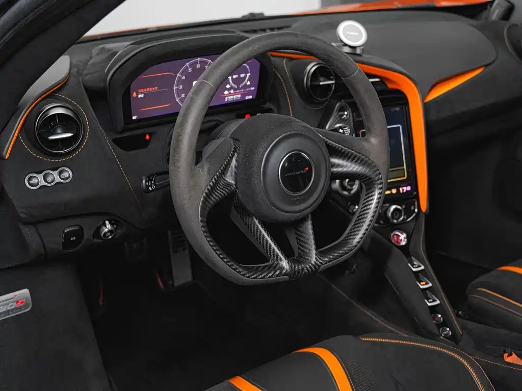 McLaren 720S — фото 11