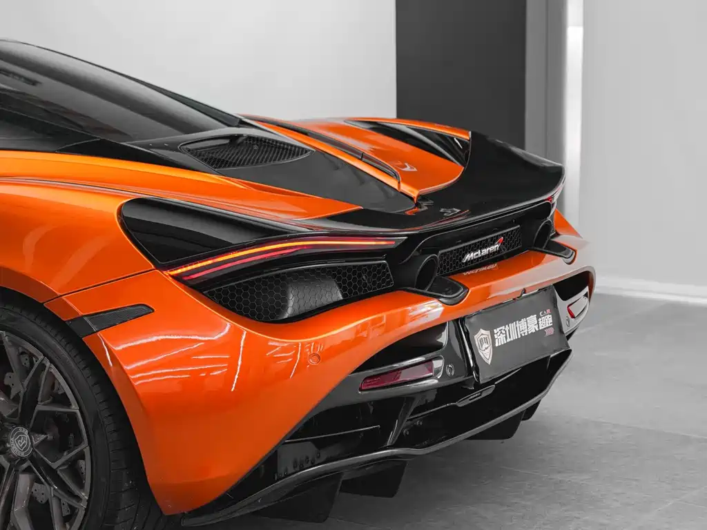 McLaren 720S — фото 10