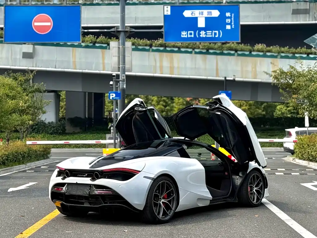 McLaren 720S — фото 7