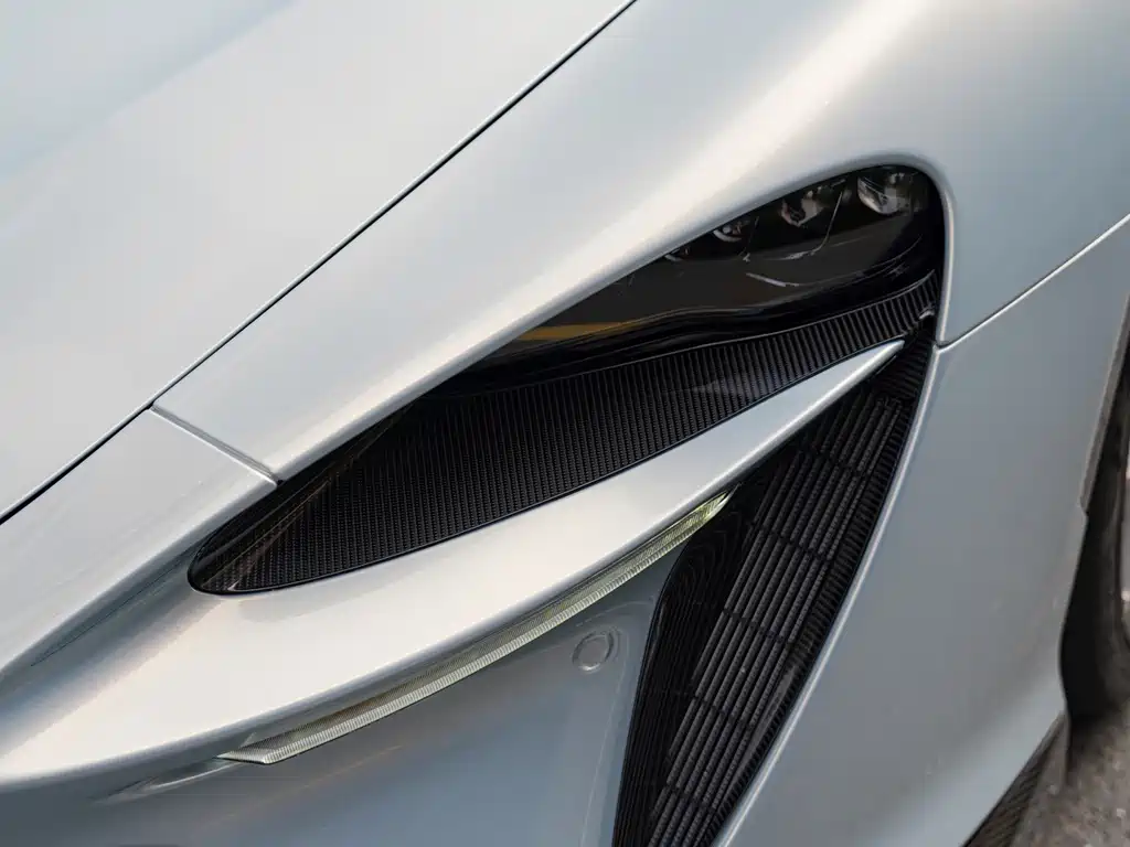 McLaren Artura — фото 23
