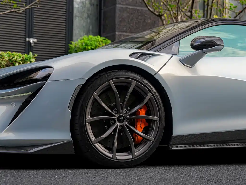 McLaren Artura — фото 7
