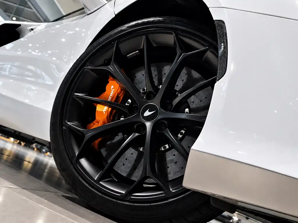 McLaren Artura — фото 10