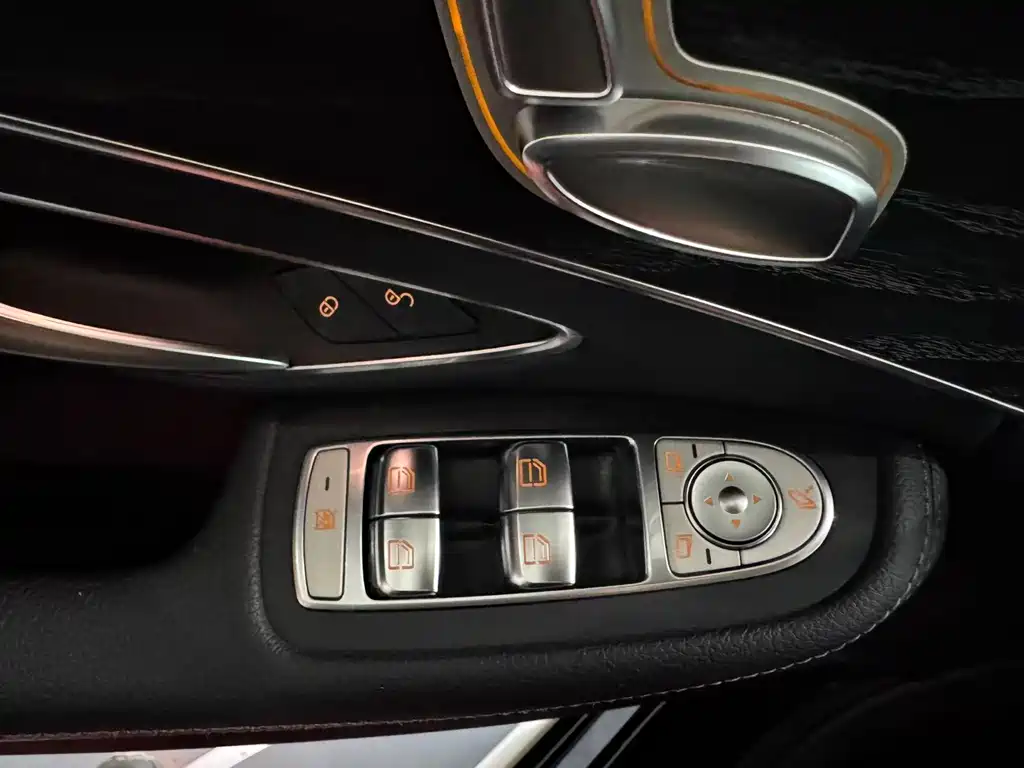 Mercedes-Benz C-Class — фото 13